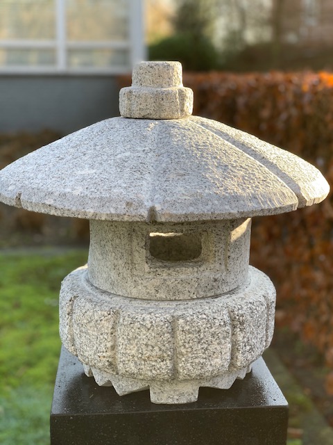Japanse Lantaarn Pagode Graniet 45 cm